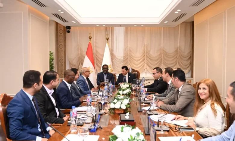 وزير-الرياضة-يتابع-نقل-مقر-« كاف» -للعاصمة-الإدارية
